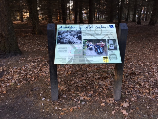 Kunststof Lessenaar 4 