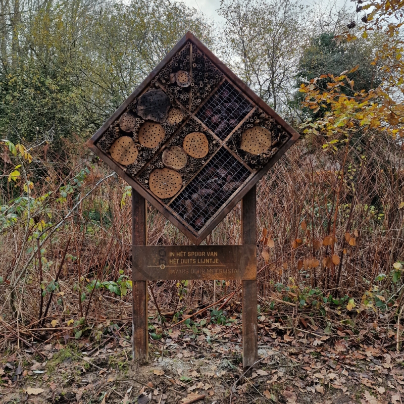 Insectenhotel cortenstaal 