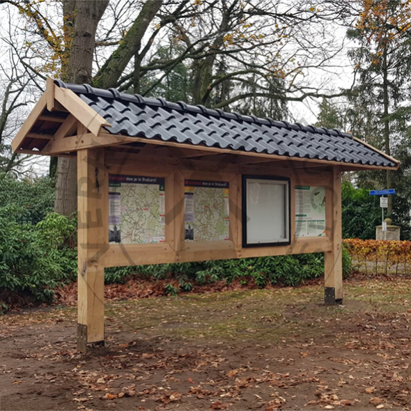 Eiken informatiebord met vier dubbelzijdige vensters 