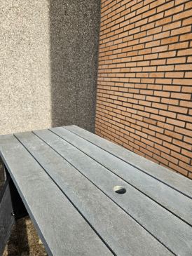 picknicktafel-met-parasol.jpg
